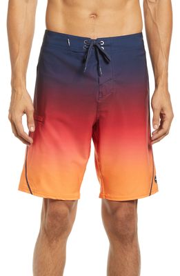 O'Neill Hyperfreak Side Seam Fade Board Shorts in Chili Pepper