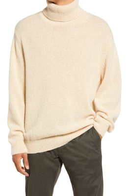 Closed Turtleneck Sweater in Oatmeal