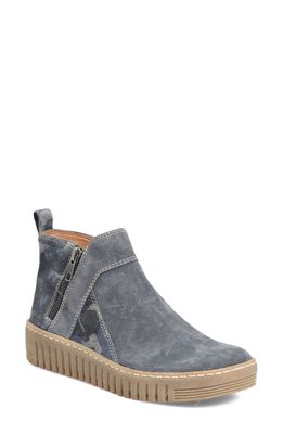 Comfortiva Hartwick High Top Sneaker in Blue Leather