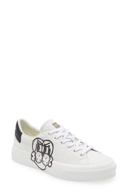 Givenchy City Court Lace-Up Sneaker in White/black