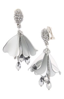 Oscar de la Renta Small Impatiens Flower Drop Clip Earrings in Metallic Silver