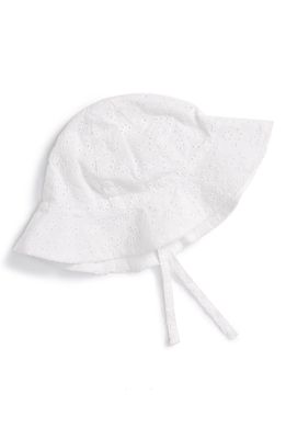 Nordstrom Baby Eyelet Sun Hat in White