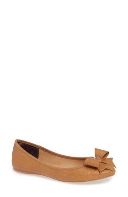 Ted Baker London Sually Flat in Tan