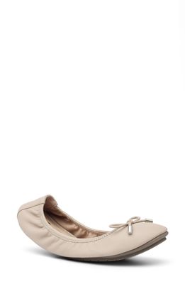 Me Too 'Halle 2.0' Ballet Flat in Light Nude Leather