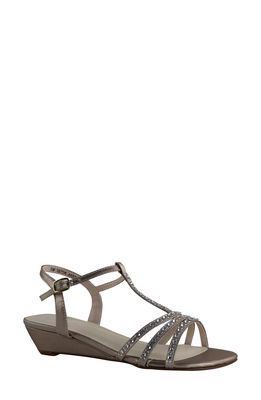 Touch Ups Hailey Strappy Wedge Sandal in Champagne