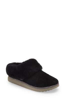 OluKai Kui Genuine Shearling Slipper in Black/Fog