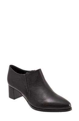 Trotters Keegan Pump in Black Leather