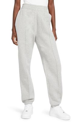 Nike Sportswear Essential Fleece Pants in Dark Grey Heather/White