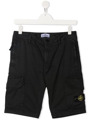 Stone Island Junior logo-patch cargo shorts - Black