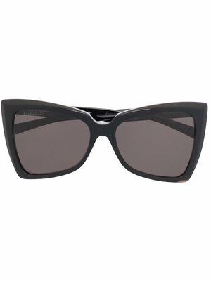 Balenciaga Eyewear butterfly-frame tinted sunglasses - Black