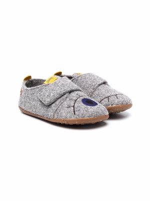 Camper Kids embroidered-logo touch-strap slippers - Grey