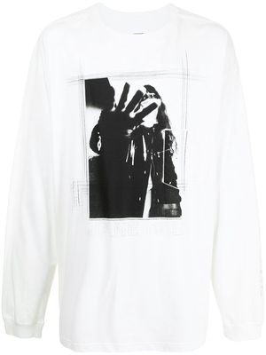 Takahiromiyashita The Soloist graphic-print longsleeved T-shirt - White