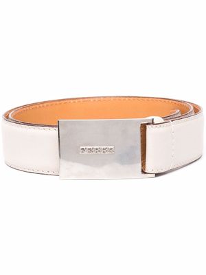 Gianfranco Ferré Pre-Owned 1900s engraved logo plaque leather belt - White