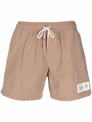 Eleventy logo-patch swim shorts - Neutrals