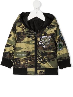 Givenchy Kids camouflage-print hooded jacket - Green