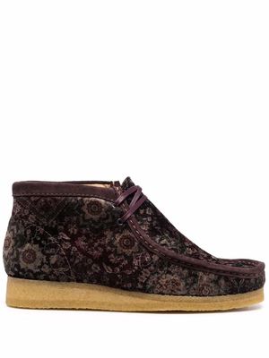 Clarks Originals floral-print leather ankle boots - Purple