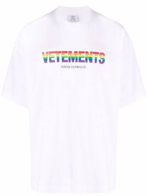 VETEMENTS logo-print short-sleeved T-shirt - White