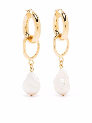 Mounser 14kt yellow gold-plated Object Found freshwater pearl earrings - White