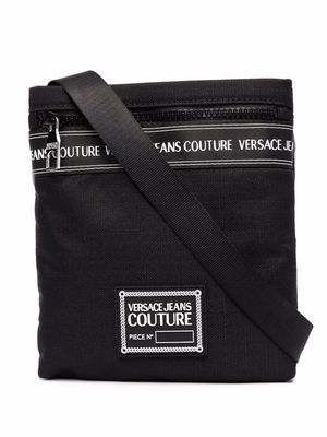 Versace Jeans Couture logo-patch zip-up messenger bag - Black
