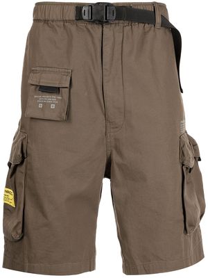 izzue x Neighborhood belt-waist cargo shorts - Brown