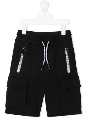 Givenchy Kids logo-tape knee-length track shorts - Black