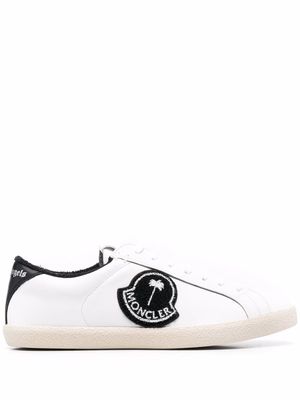 Moncler logo-patch low-top leather sneakers - White