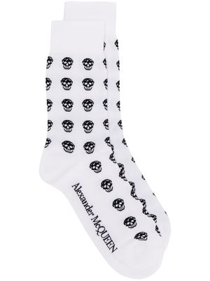 Alexander McQueen multi skull knit socks - White