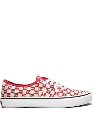 Vans x Supreme Authentic Pro “Supreme Checkered Red” low-top sneakers - White