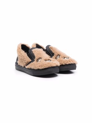 Moschino Kids signature teddy shearling slippers - Neutrals