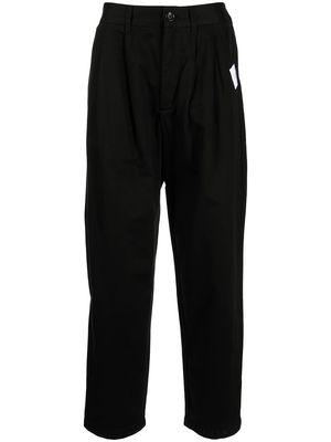 izzue logo-patch detail trousers - Black