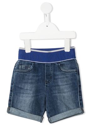 Emporio Armani Kids logo-waistband denim shorts - Blue