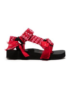 Arizona Love Kids Trekky bandana-print sandals - Red