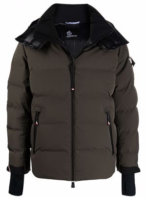 Moncler Grenoble logo-patch padded down coat - Green