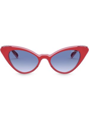 Vogue Eyewear cat-eye gradient lens sunglasses - Red