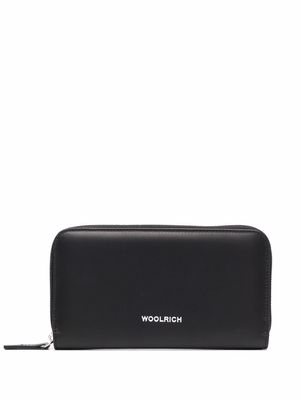 Woolrich logo-print zip-around wallet - Black