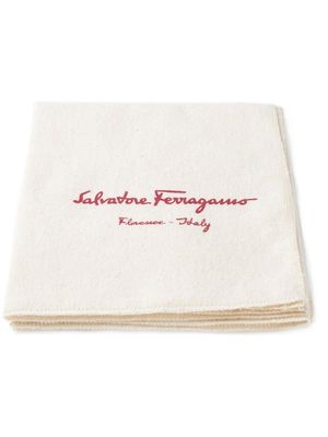 Salvatore Ferragamo shoe polished wipes - Neutrals