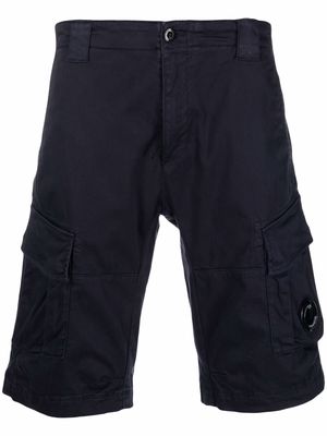 C.P. Company Lens-detail cotton cargo shorts - Blue