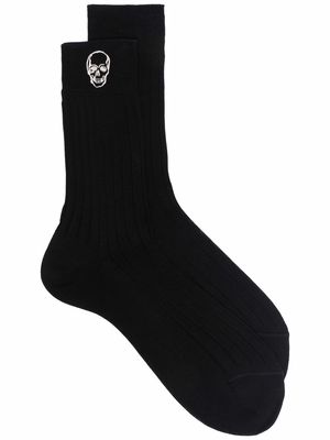 Alexander McQueen skull-embroidered cotton socks - Black