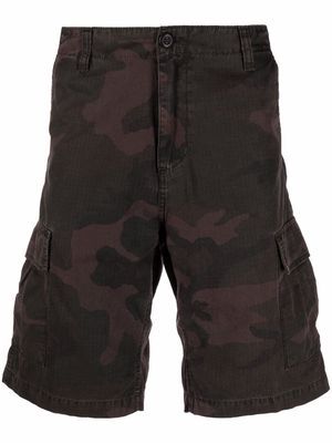 Carhartt WIP camouflage-print cargo shorts - Purple