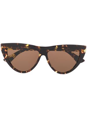 Bottega Veneta Eyewear cat-eye frame tortoiseshell-effect sunglasses - Brown