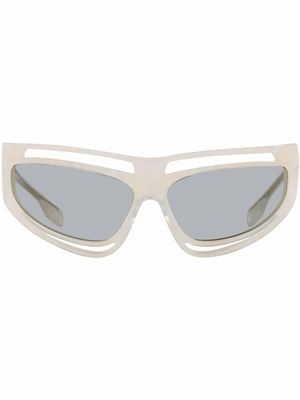 Burberry Eyewear Eliot cut-out detail sunglasses - Grey