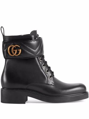 Gucci logo-plaque ankle boots - Black