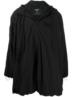 Reebok x Juun.J embroidered-logo layered raincoat - Black