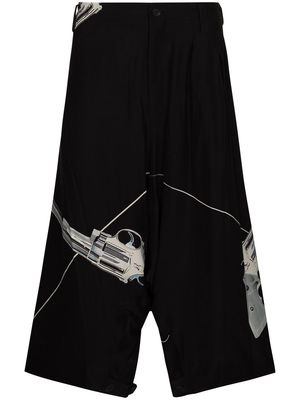 Yohji Yamamoto Sarouel drop-crotch Bermuda shorts - Black