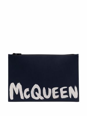 Alexander McQueen logo-print clutch bag - Blue