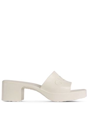Gucci logo embossed sandals - White