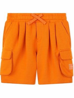 Dolce & Gabbana Kids logo-plaque cargo shorts - Orange