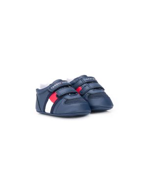 Tommy Hilfiger Junior round toe logo detail sneakers - Blue