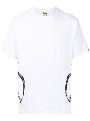 A BATHING APE® shark-print cotton T-shirt - White