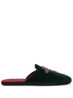 Dolce & Gabbana cross-embellished velvet slippers - Green
